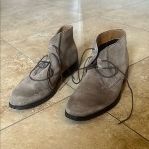 Banana Republic Men's Taupe Suede Chukka Boots